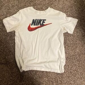White Nike Swoosh Tee-Shirt